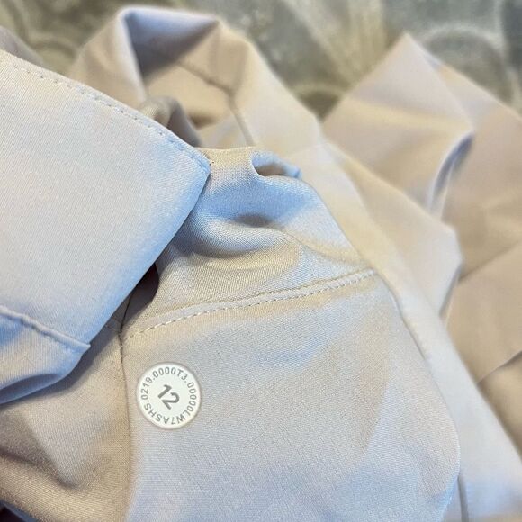 Lululemon Spring Break Away Short *4-way Stretch 3"
Light Chrome - Picture 8 of 8